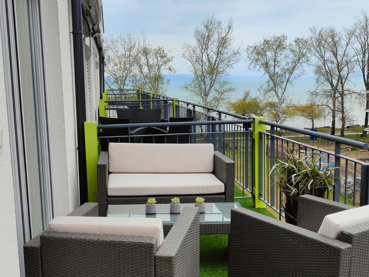 Beachfront Paradise Ezuest Panorama Lakeview Apartment With Panoramic Terrace Siófok Exterior foto